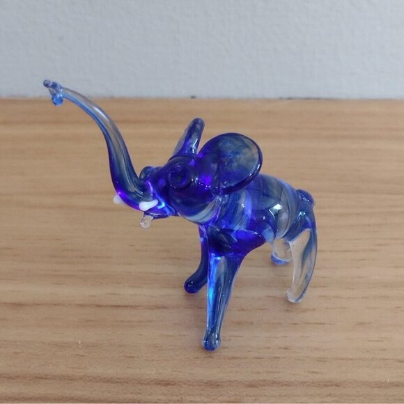 Vtg Miniature Art Glass Elephant Figurine Trunk Up Cobalt Blue Swirl Hand Blown - Picture 1 of 7